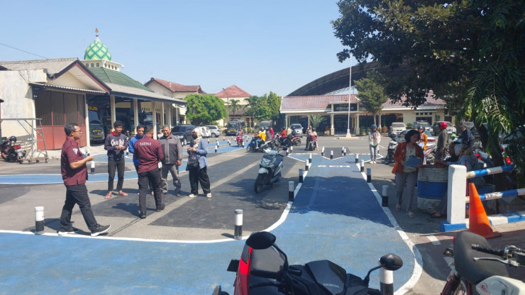Polres Kediri Siapkan Program Tahu Isi untuk Permudah Pemohon SIM Lulus Uji