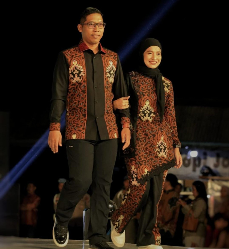 Dukung Industri Pariwisata dan Kearifan Budaya Lokal, Kapolres Ngawi Tampil Sarimbit di Event NBF 2024