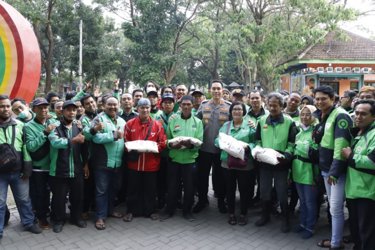 Silaturahmi Dengan Komunitas Ojol, Kapolres Jombang Ajak Patuhi Peraturan Lalulintas