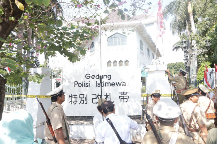 Peringati Proklamasi Polri, Polda Jatim Bersama Rooderburg Soerabaia Gelar Aksi Teatrikal