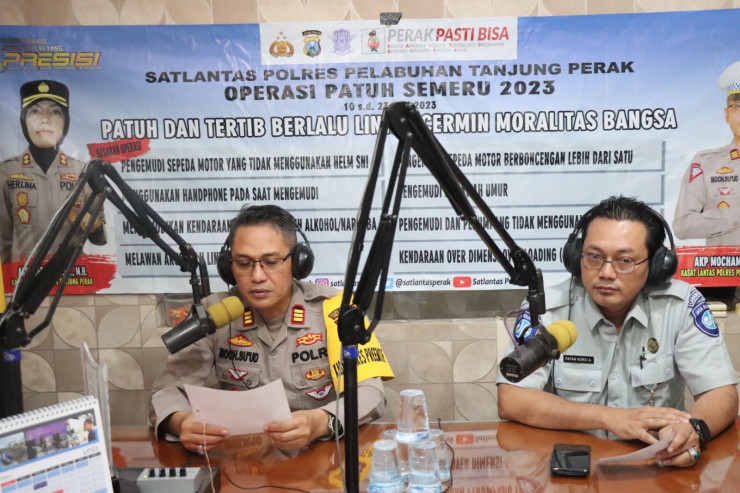 Bersama Media Polres Tanjungperak Sosialisasikan Operasi Patuh Semeru 2023 Cegah Fatalitas Lakalantas