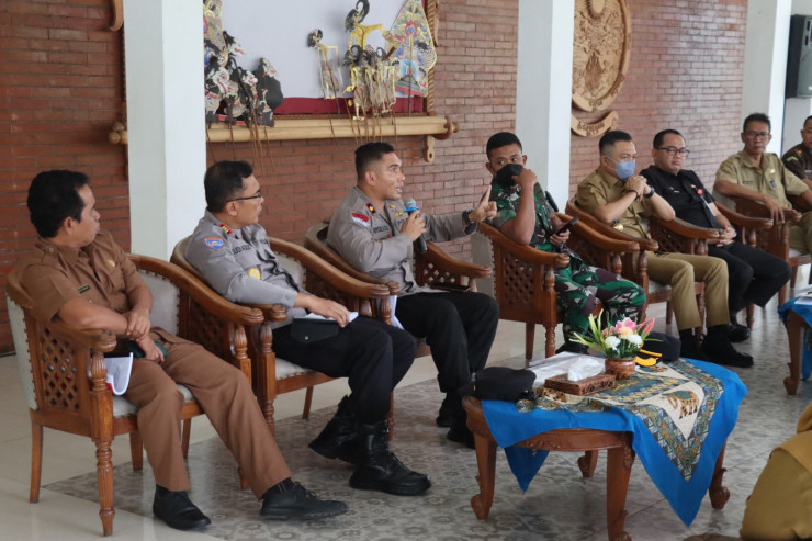 Polisi Bersama TNI dan Forkopimda Fasilitasi Perguruan Silat se Kabupaten Blitar Gelar Deklarasi Damai