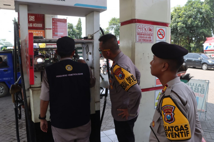 Jelang Mudik Lebaran Polres Pasuruan Kota Gandeng UPTD Metrologi Sidak SPBU Antisipasi Kecurangan