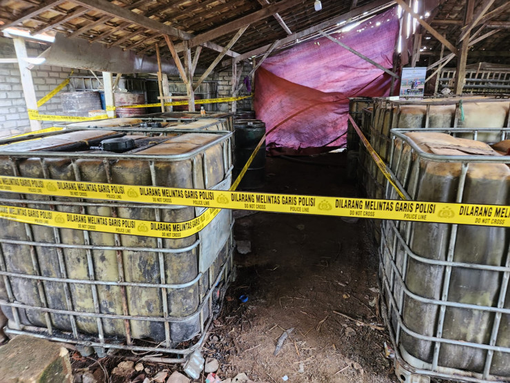 Polres Lamongan Berhasil Mengungkap Penimbunan BBM Bersubsidi di Wilayah Pantura