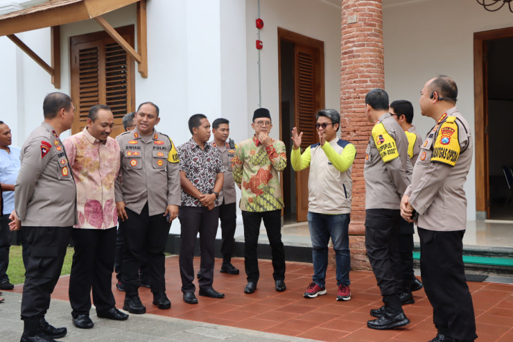 Ops Lilin Semeru 2022, Kakor Sabhara Mabes Polri dan Wakapolda Jatim Cek Pos Pam di Rest Area KM 575 Ngawi