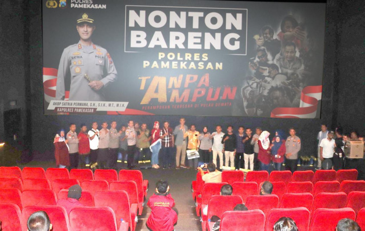 Polres Pamekasan Jalin Silaturahmi Dengan Nobar Bersama Media