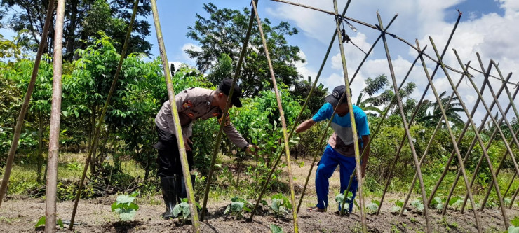 Polri dalam hal ini Polda Jatim khususnya Bhabinkamtibmas Desa Sambibulu