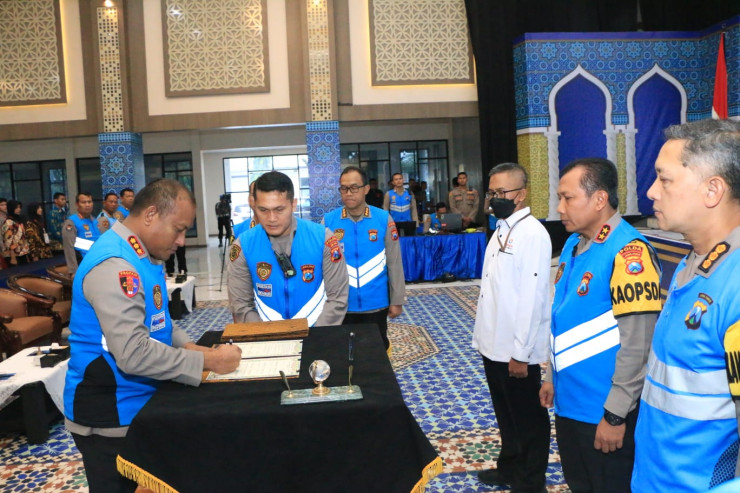 Kapolda Jatim Pimpin Sumpah Seleksi Penerimaan Calon Anggota Polri TA. 2023