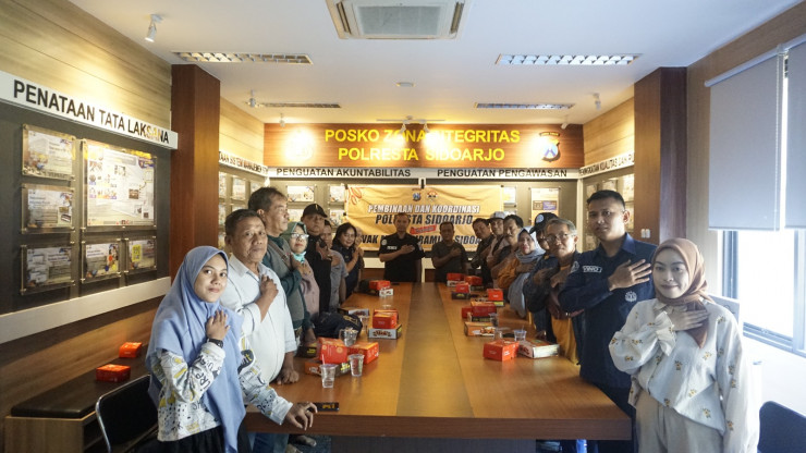 Perangi Hoaks, Humas Polresta Sidoarjo Jalin Sinergitas dengan Wartawan Online