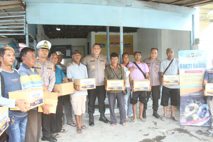 Sambut Hari Bhayangkara ke 80, Polres Bondowoso Salurkan Bantuan untuk Anak Yatim, Ojol dan Sopir Angkot