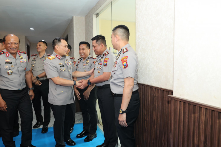 Keluarga Besar Polda Jatim Lepas Irjen Pol. Pasma Royce Emban Amanah sebagai Kapolda Bali