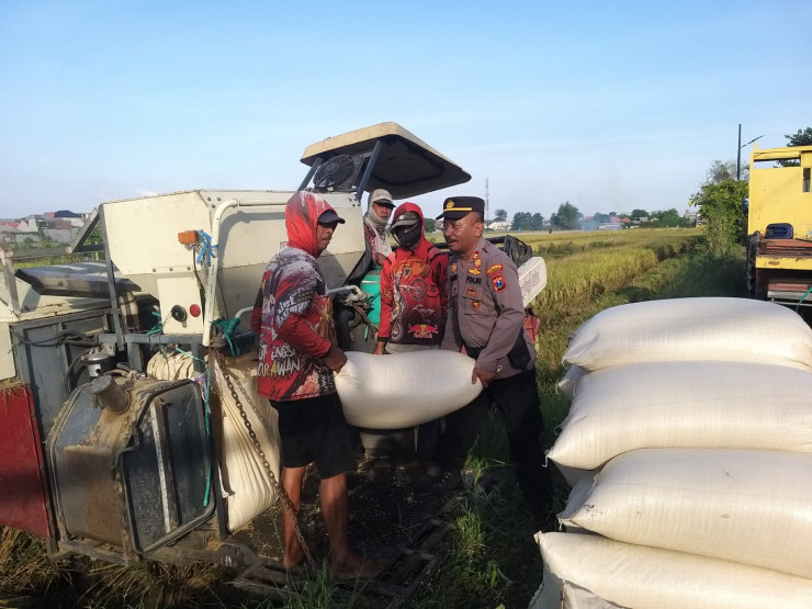 Kanit Binmas Polsek Taman Sambangi Desa Bohar, Apresiasi Warga dalam Mewujudkan Swasembada Pangan