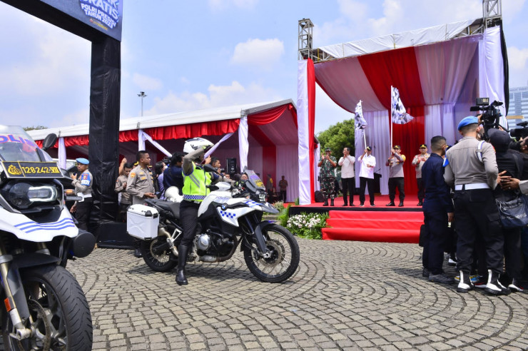 Kurangi Beban Jalan Tol dan Arteri, Kapolri Lepas 434 Bus Mudik Gratis Polri Presisi