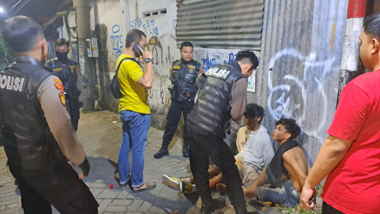 Tim Respati Presisi Polrestabes Surabaya Mengamankan Gerombolan Diduga Gengster