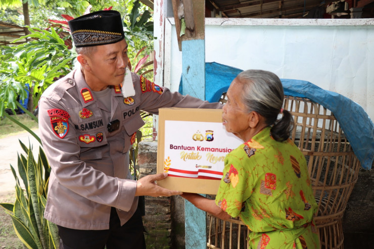 Polri Peduli, Polres Tulungagung Berikan Bantuan Sosial Untuk Warga