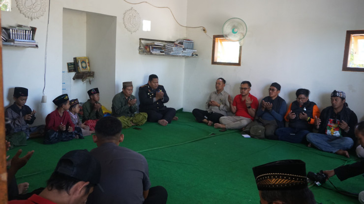 Polres Pamekasan Bersama GSP Rayakan Kemerdekaan RI ke – 79 Gelar Baksos di Ponpes Al Marzuqi