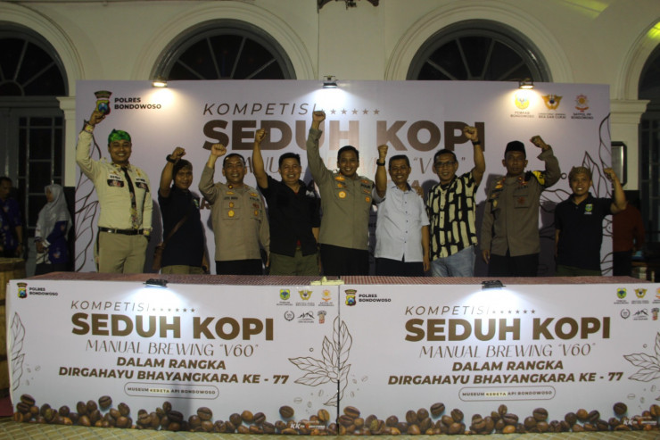 Polres Bondowoso Bangkitkan UMKM Gelar Kompetisi Seduh Kopi di Hari Bhayangkara ke 77