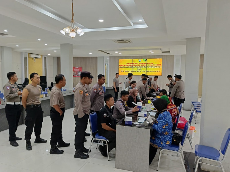 Ratusan Personel Polres Tulungagung Mendapatkan Vaksin untuk Jaga Kesehatan