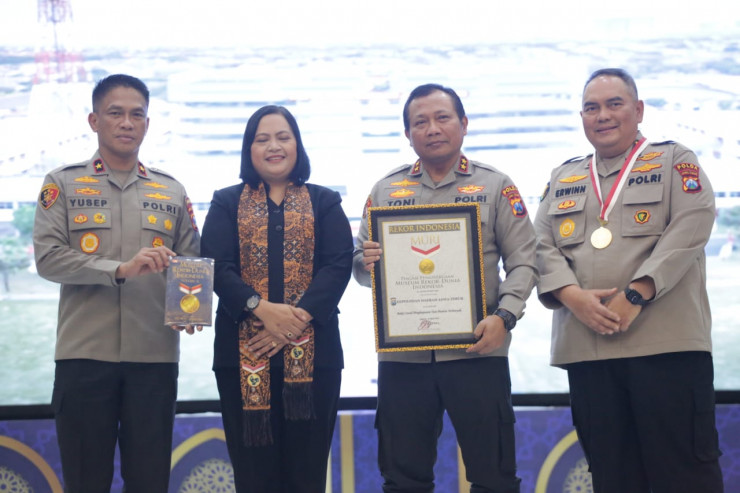 Polda Jatim Pecahkan MURI Hapus Tato Dengan Peserta Terbanyak