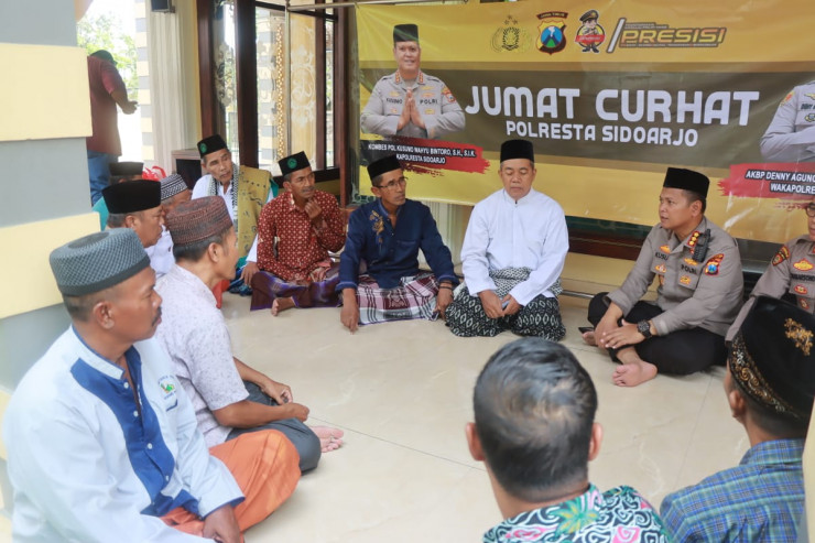 Kapolresta Sidoarjo Jumat Curhat Bersama Warga Jabon
