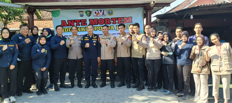 Dokkes Polda Jatim Lakukan Pengumpulan DNA Keluarga Korban Reruntuhan Bangunan Ponpes Al Khoziny