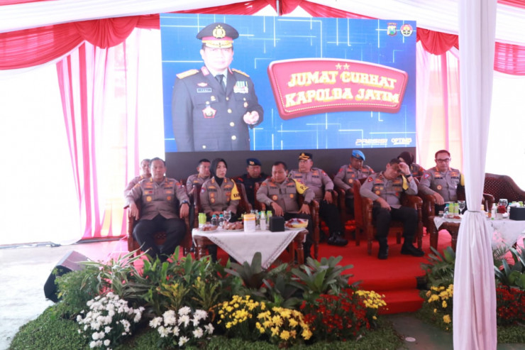Jumat Curhat, Kapolda Jatim Canangkan Omah Rembuk dan Siskamling