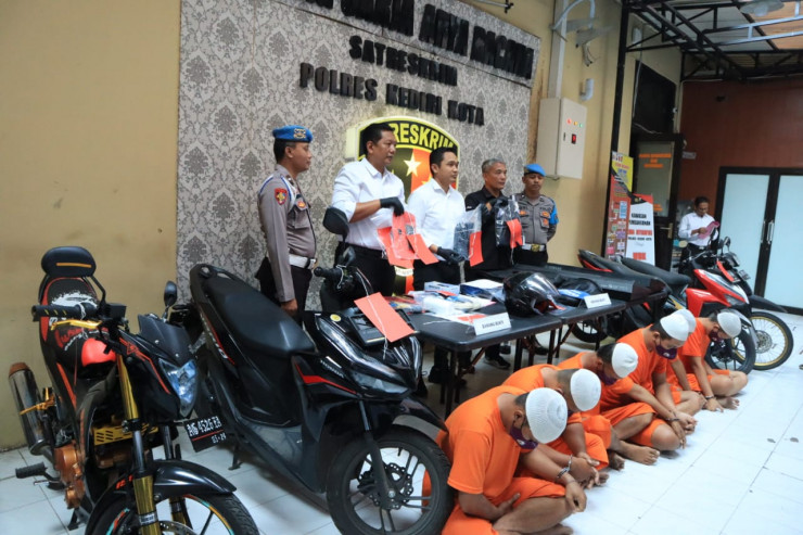 Periode Juli Polres Kediri Kota Berhasil Ungkap 6 Kasus, 10 Tersangka di Amankan