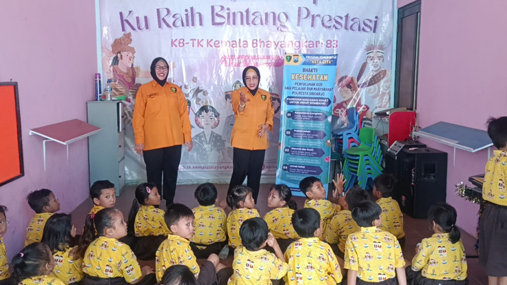 Sie Dokkes Polresta Sidoarjo Lakukan Penyuluhan Gizi bagi Pelajar dan Masyarakat