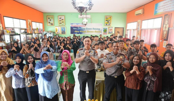 Sidoarjo Aspirasi Siswa Kapolresta Sidoarjo Wujudkan Rasa Aman dan Nyaman Lingkungan Sekolah