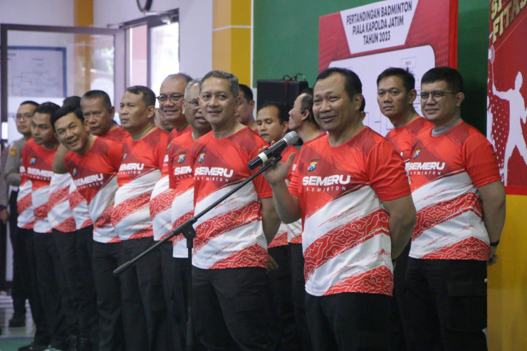 Peringati Hari Olahraga Nasional, Polda Jatim Gelar Badminton Kapolda Cup 2023