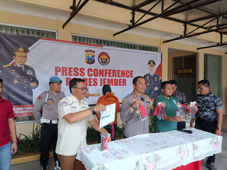 Polres Jember Berhasil Amankan Pelaku Penipuan Yang Mengaku Pejabat Mabes Polri