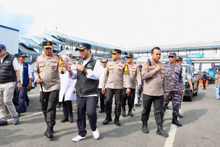 Kapolda Jatim Tinjau Pelabuhan ASDP Ketapang Banyuwangi Pastikan Arus Balik Lebaran Lancar