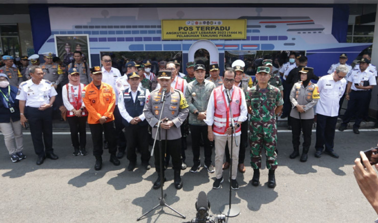 Kapolri Tinjau Pelabuhan Tanjungperak, Pastikan Pemudik Aman dan Nyaman