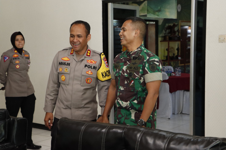 Perkuat Sinergitas Kapolres Madiun Kota Silaturahmi ke Mako Yonif Para Raider 501/BY