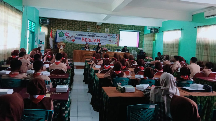 Unit PPA Polresta Sidoarjo Sosialisasikan BERLIAN di Sekolah Cegah Kenakalan Remaja dan Bullying