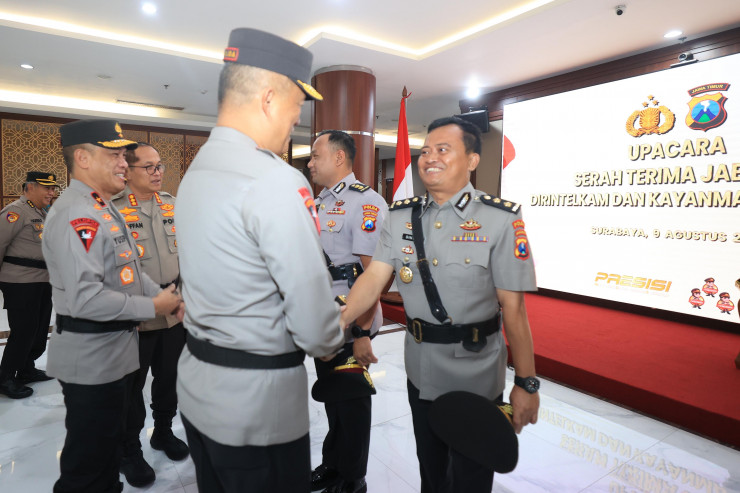 Irjen Pol Drs Imam Sugianto,M.Si Pimpin Sertijab Dua Pejabat Utama Satuan Kerja Polda Jawa Timur