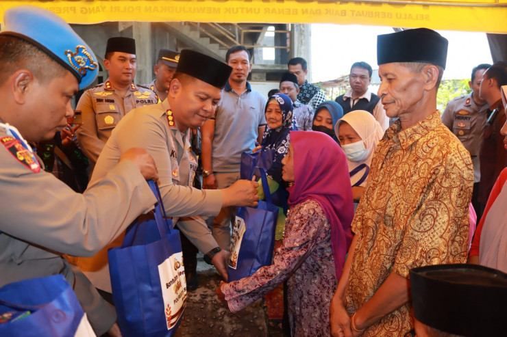 Lebih Dekat Masyarakat, Polresta Sidoarjo Adakan Bakti Kesehatan dan Baksos di Desa Masangan Kulon