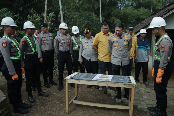Sinergi Bersama Media, Polresta Malang Kota Gelar Bedah Rumah Sambut Hari Bhayangkara ke-77