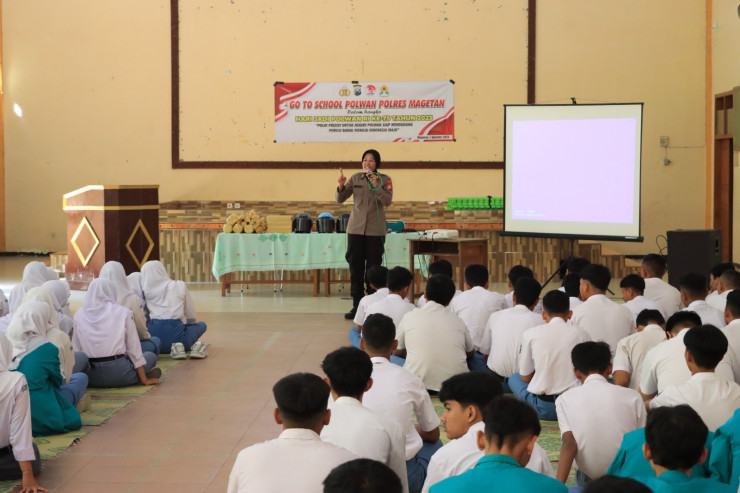 Goes to School, Srikandi Bhayangkara Magetan Ajak Pelajar SMA 1 Sukomoro Renungan
