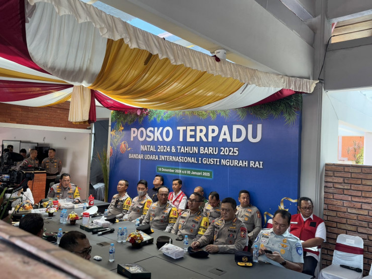 Kapolri &amp; Panglima TNI Tinjau Posko Terpadu Operasi Lilin 2024 di Bandara I Gusti Ngurah Rai