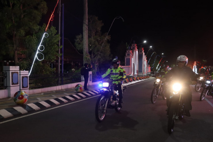 Pasca Hitung Suara Pilkada Kapolres Magetan dan Forkopimda Gelar Patroli Malam Pastikan Kamtibmas Kondusif
