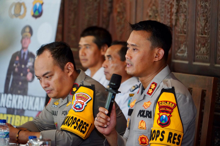 Gelar Cangkrukan Bersama Warga Balong, Polres Ponorogo Laksanakan Cooling System Pasca Coblosan Pemilu 2024