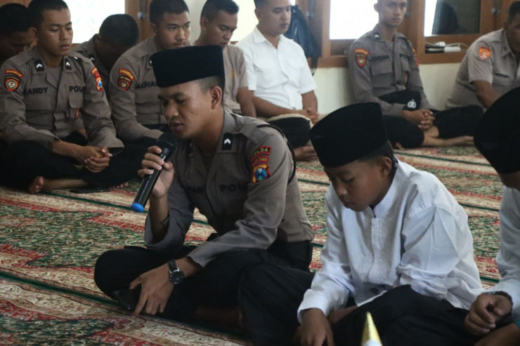 Polres Bondowoso Gelar Khatmil Qur'an 100 Titik Majelis Bersama 500 Hafidz dan Hafidzah