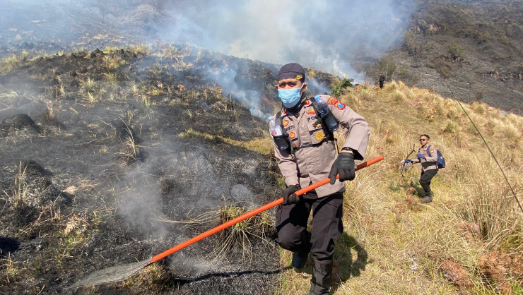 Polres Probolinggo Intensifkan Penanganan Karhutla di Lereng Gunung Bromo