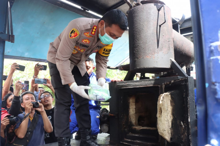Polresta Sidoarjo Musnahkan Barang Bukti Sabu Senilai Rp 30 Miliar