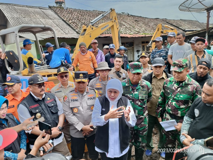 Bersama Forkopimda Kapolda Jatim Tinjau Langsung Lokasi Banjir Bandang di Ijen