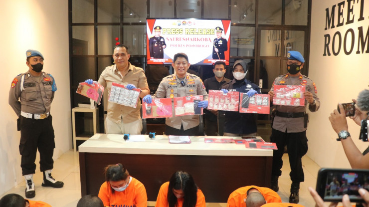 Polres Ponorogo Mengungkap 8 Kasus Narkoba, 10 Tersangka Berhasil Diamankan