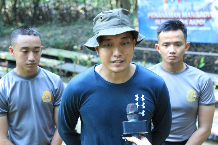 Taruna Bhayangkara Hijaukan Negeri Lewat Aksi Penanaman 100 Pohon Bakau di Jakarta Utara