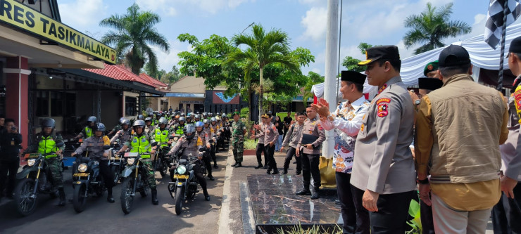 Wujudkan Pemilu Damai, Kaops Nusantara Cooling System Tebar 1.500 Paket Sembako di Tasikmalaya