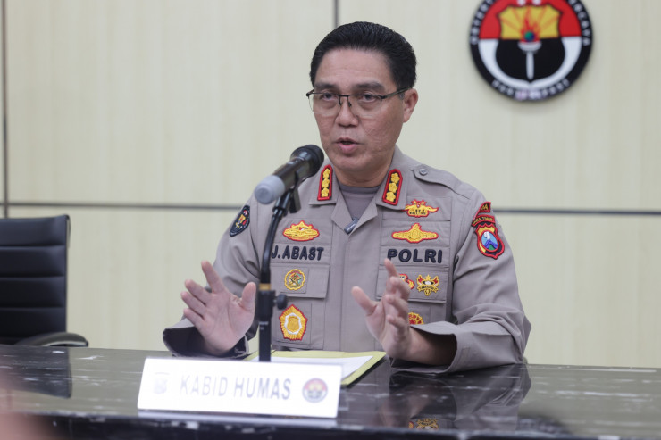 Puluhan Personel Polri Terluka Saat Amankan Aksi Anarkis di Jawa Timur 18 Diantaranya Jalani Rawat Inap